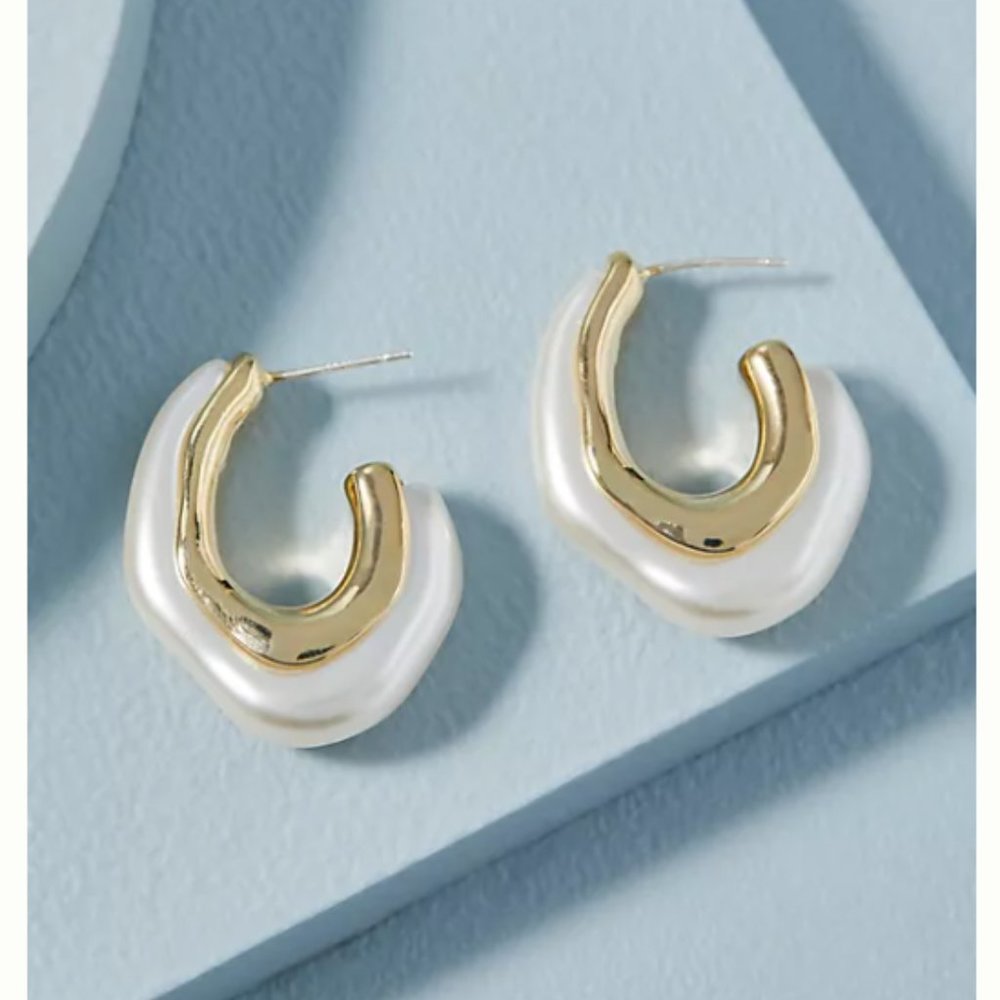 NEW~ Anthropologie Irregular Chunky Pearl Hoop Earrings - Picture 1 of 7